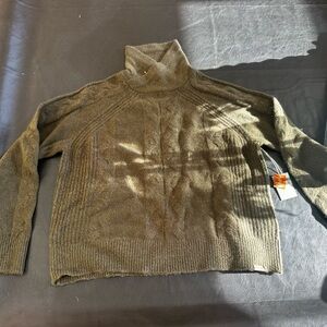 Aritat Novato Olive Green Sweater